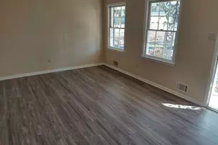 545 Oak Valley Dr, Riverdale, GA 30274 - Photo 8