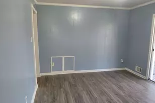 545 Oak Valley Dr, Riverdale, GA 30274 - Photo 6