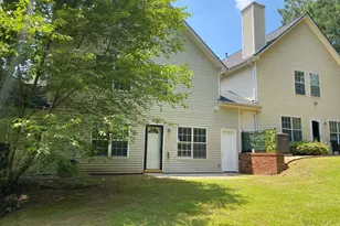 646 Lakes Cir, Lithonia, GA 30058 - Photo 2