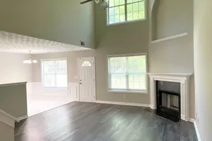 646 Lakes Cir, Lithonia, GA 30058 - Photo 12