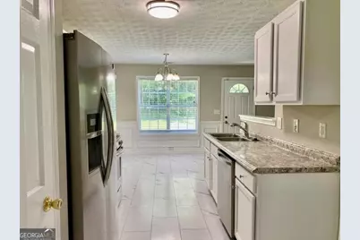 646 Lakes Circle, Lithonia, GA 30058 - Photo 10