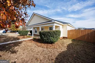 402 Latham Drive, Warner Robins, GA 31088 - Photo 2