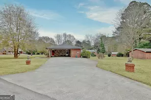 500 Circle Dr, Fayetteville, GA 30214 - Photo 2