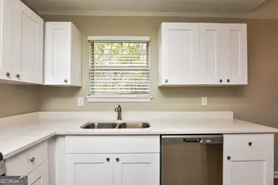 2531 Willenhall Way, Lithonia, GA 30058 - Photo 10