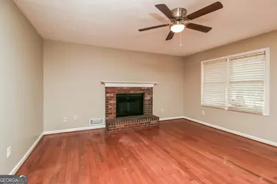 4636 Hamlet Walk SE, Conyers, GA 30094 - Photo 4
