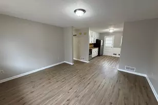 816 Jesters Lake Dr, Jonesboro, GA 30236 - Photo 4