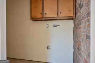 1237 Firestone Dr, Albany, GA 31707 - Photo 8