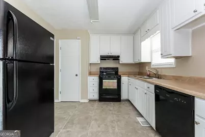 2697 Heritage Lane, Morrow, GA 30260 - Photo 6