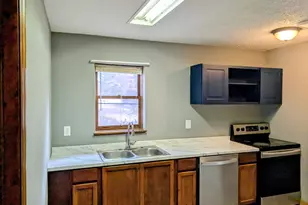 96 B Glencrest Dr, Toccoa, GA 30577 - Photo 6