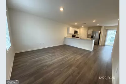 489 Grand Magnolia Street, Jackson, GA 30233 - Photo 2