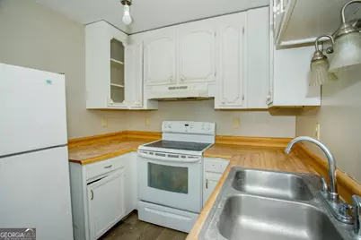 4370 Barrington Place, Macon, GA 31210 - Photo 8