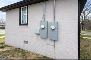 839 Commodore Dr NW, Atlanta, GA 30318 - Photo 10