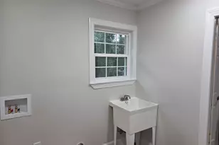 223 Richmond St, Sandersville, GA 31082 - Photo 16