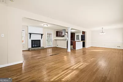 816 Valley Creek Drive, Stone Mountain, GA 30083 - Photo 2