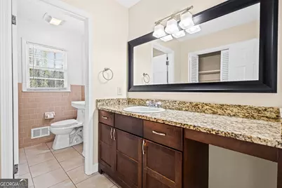 816 Valley Creek Drive, Stone Mountain, GA 30083 - Photo 12