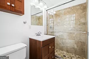 816 Valley Creek Dr, Stone Mountain, GA 30083 - Photo 10