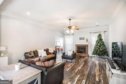 302 Erin Way, Warner Robins, GA 31088 - Photo 4