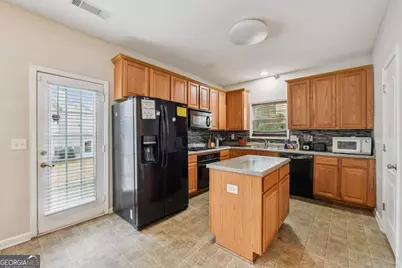 2393 Shady Maple Lane, Loganville, GA 30052 - Photo 8