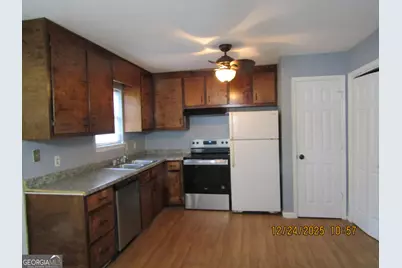 1121 Windgate Circle NW, Conyers, GA 30012 - Photo 4