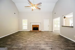 1017 Crown River Pkwy, McDonough, GA 30252 - Photo 2