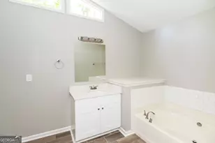 1012 Forest Glen, Jonesboro, GA 30238 - Photo 10