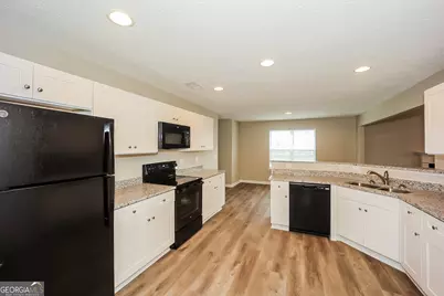 8227 Milam Loop, Fairburn, GA 30213 - Photo 6