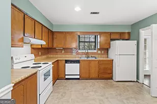 616 Sandy Run Dr, Hinesville, GA 31313 - Photo 2