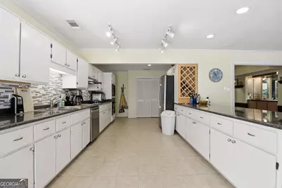 2 Landon Lane, Savannah, GA 31410 - Photo 18