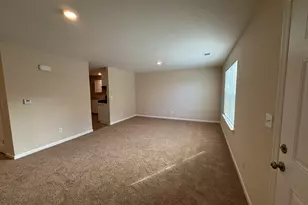 572 Elle's Wy, Griffin, GA 30223 - Photo 2