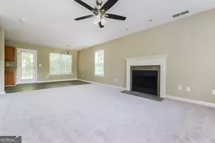 405 Hawthorne Cir, Stockbridge, GA 30281 - Photo 2