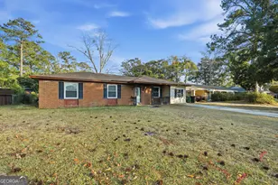 8 Regent Dr, Savannah, GA 31406 - Photo 2