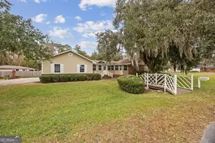 208 E Hall St, Saint Marys, GA 31558 - Photo 2