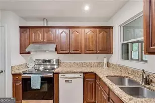 3990 Admiral Dr, Atlanta, GA 30341 - Photo 10