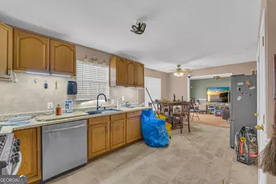 365 Falling Timber Court, Stockbridge, GA 30281 - Photo 18