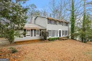1672 Briarbend Ct, Stone Mountain, GA 30088 - Photo 2