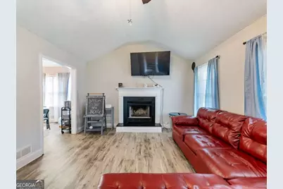 443 Rhett Drive, Loganville, GA 30052 - Photo 2