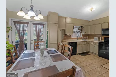 9043 Raven Drive, Jonesboro, GA 30238 - Photo 8