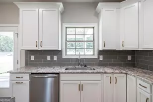 402 Baxter Dr, Kathleen, GA 31047 - Photo 6