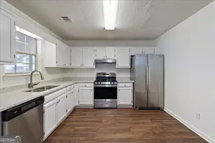 7132 New Dale Rd, Rex, GA 30273 - Photo 12