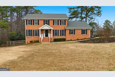 560 Clubhouse Drive SE, Conyers, GA 30094 - Photo 1