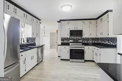 560 Clubhouse Drive SE, Conyers, GA 30094 - Photo 14