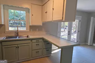 213 Stratford Dr, Warner Robins, GA 31088 - Photo 8