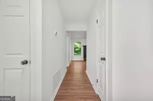 3909 S Creek Ct, Stone Mountain, GA 30083 - Photo 8