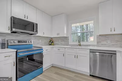 2418 Meadow Lark Drive, East Point, GA 30344 - Photo 10