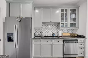 825 Highland Ln NE, Atlanta, GA 30306 - Photo 4