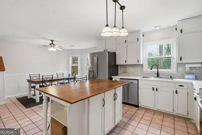 993 Medina Drive SW, Lilburn, GA 30047 - Photo 16