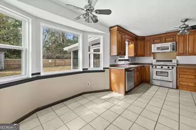 701 Leaning Oaks Drive, Savannah, GA 31410 - Photo 10