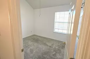 1278 Labrador Ln, Riverdale, GA 30296 - Photo 10