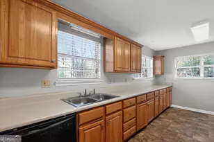 238 Heathrow Dr, Riverdale, GA 30274 - Photo 10
