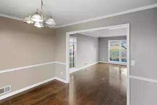 904 Abingdon Ct, Stone Mountain, GA 30083 - Photo 10